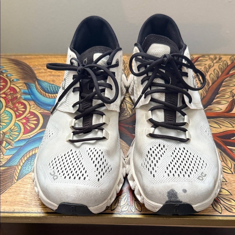 On Womens White and Black Athletic Shoes
